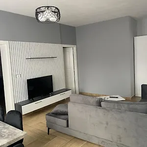  Apartment Eagle's Nest